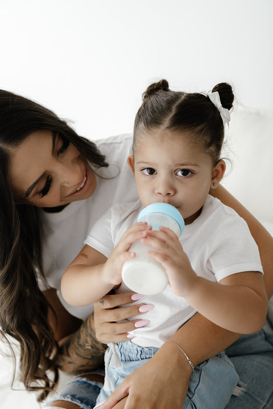 Going Back to Work and Transitioning Your Baby to a Bottle: 4 Helpful Tips