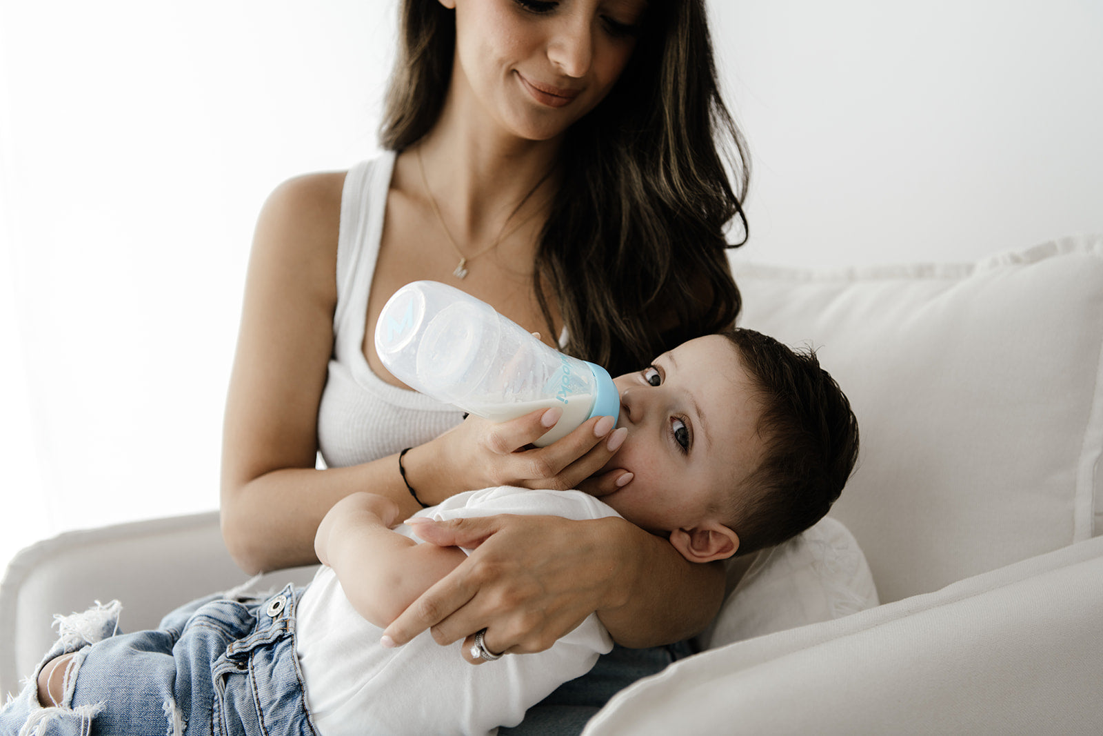 Bottle Feeding Babies with Tongue Tie: A Comprehensive Guide for Moms